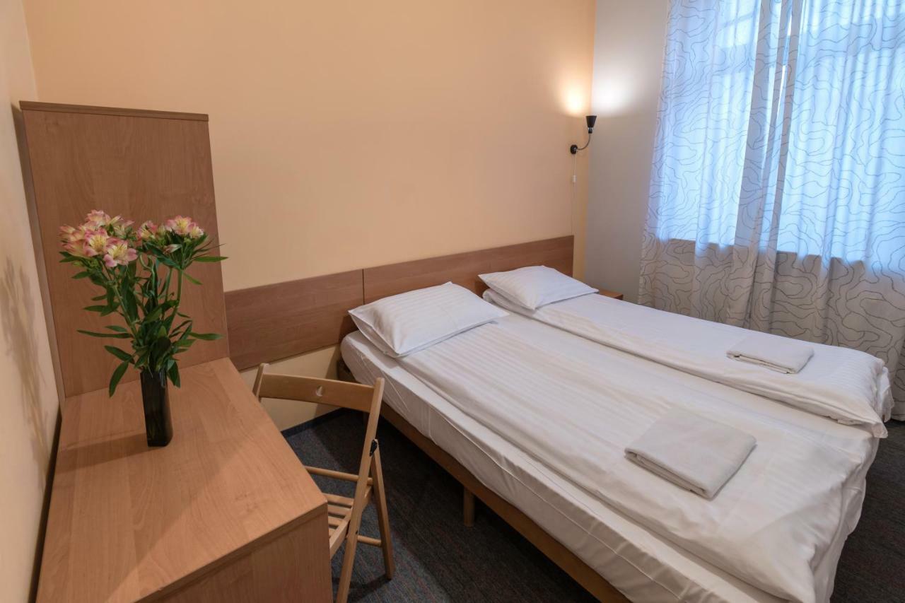 Hill Inn Познань Екстер'єр фото