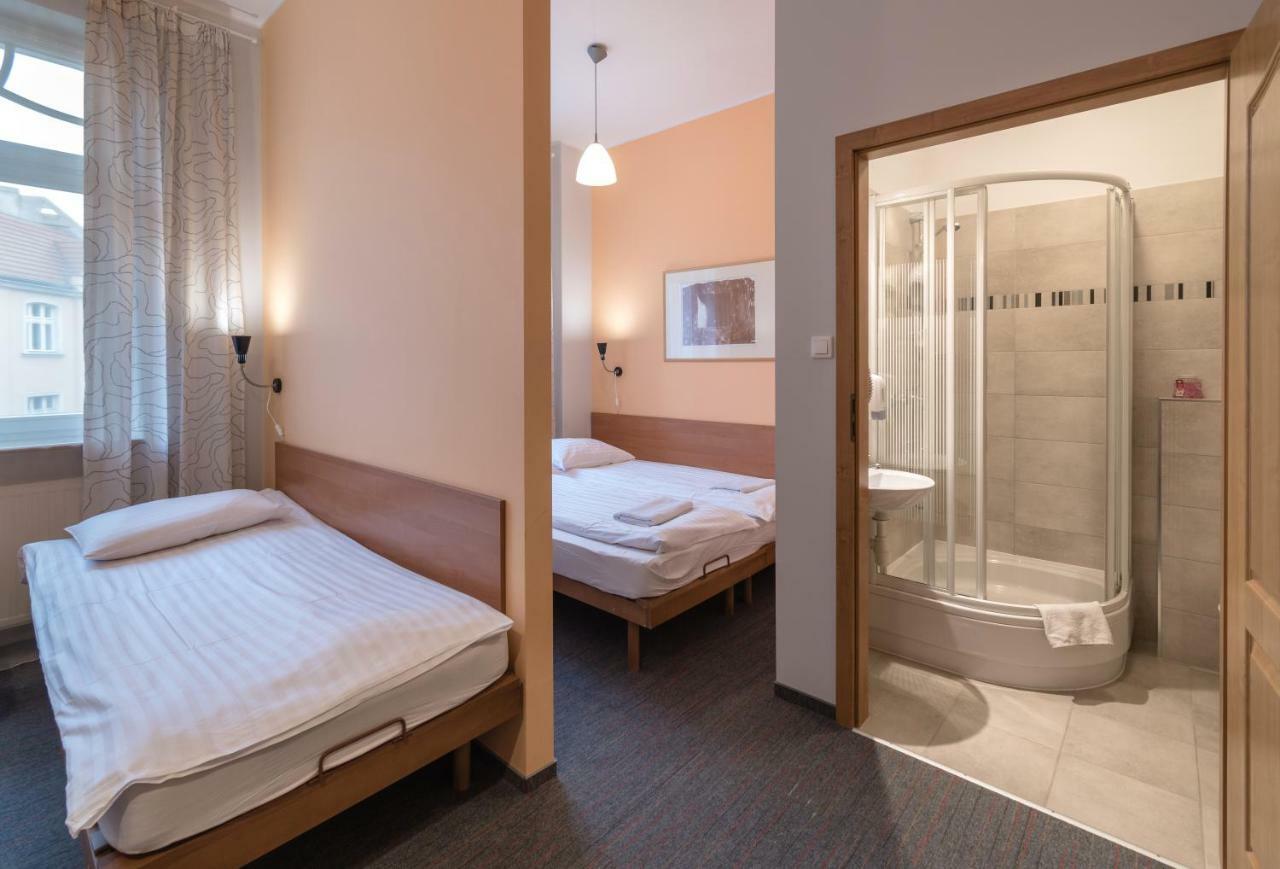 Hill Inn Познань Екстер'єр фото